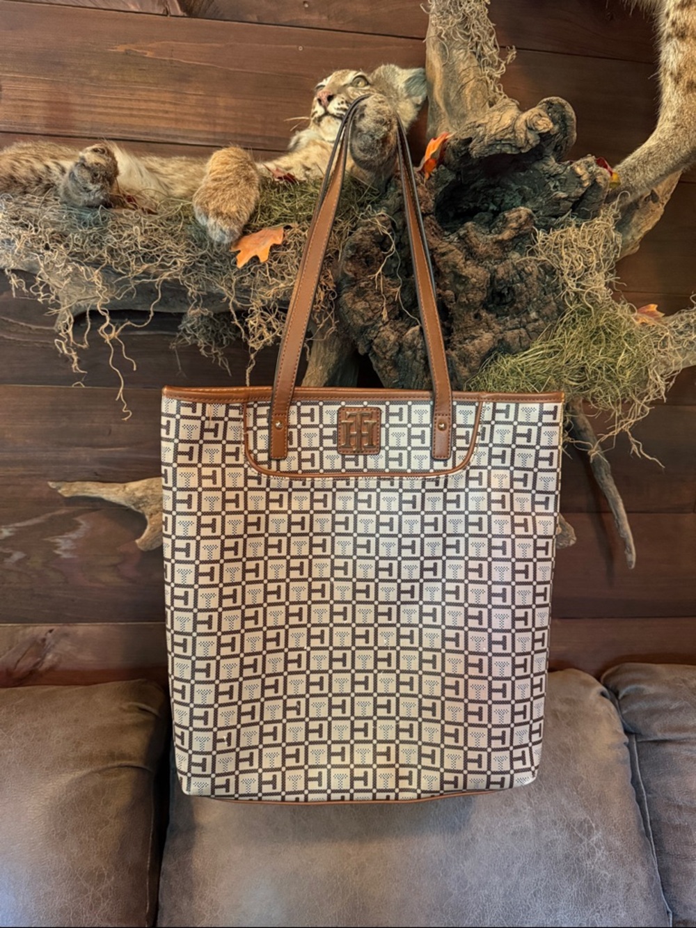 Tommy Hilfiger Brown and White bag with matching wallet